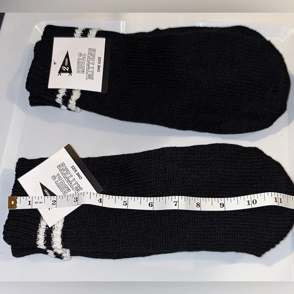 🧤🆕🧤Varsity Black and White Unisex Mittens-2 Pair